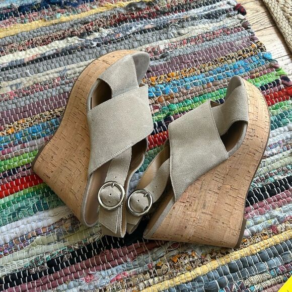 Franco Sarto Tan Wedge Sandals with Crossover Straps 9 - Picture 16 of 16